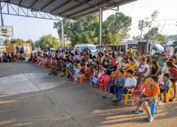 Gobierno de La Unión , celebra Día del Niño en Los Llanos de Temalhuacán