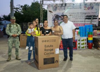 Concluyen los festejos del Día de las Madres en Zacatula con gran celebración
