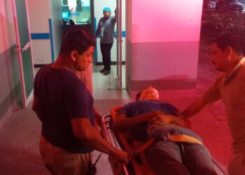 Joven se lanza desde azotea en Tecpan; su estado de salud es delicado