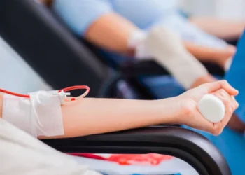 Responden favorablemente personas altruistas en campaña de donación de sangre en Zihuatanejo