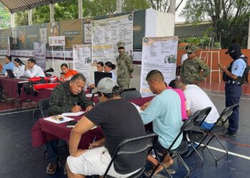 Buena respuesta a la Feria del Empleo del Sector Turismo en Zihuatanejo