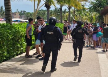 Refuerzan vigilancia en Zihuatanejo durante la temporada vacacional