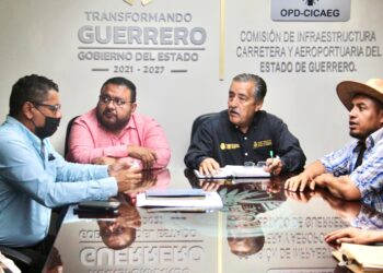 Autoridades estatales y comunidades Ñuu Savi revisan avances en salud, educación e infraestructura