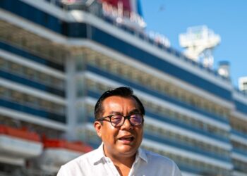 ¡Después de 15 años, Carnival regresa a Acapulco con el majestuoso crucero Carnival Legend! 🛳️