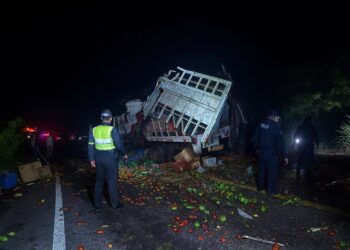 Choque en carretera Zihuatanejo-Lázaro Cárdenas cierra vía por 6 horas