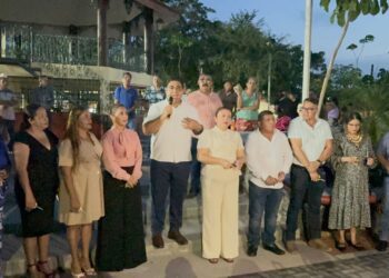Después de más de 23 años Inaugura el alcalde José Francisco Suazo la remodelación total de la plaza principal de La Unión