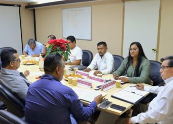 Firman SEMAREN y Ayutla convenio de coordinación en materia ambiental