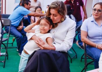 Participa la sociedad guerrerense en la iniciativa “Apadrina un niño, regala amor”