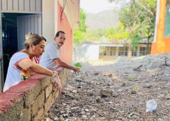 Reafirma Maricarmen Cabrera compromiso con la educación en Zihuatanejo