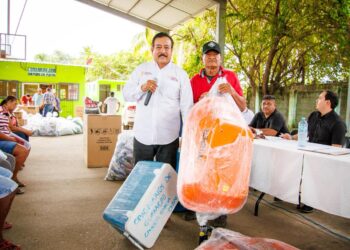 Sagadegro entrega equipamiento a cooperativas de la laguna de Tres Palos