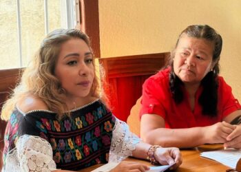 Atiende Maricarmen Cabrera peticiones de escuela en El Coacoyul