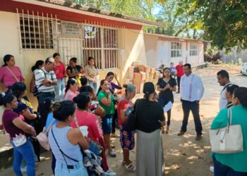 Padres de familia solicitan atención a carencias en la Supervisión 073 de la SEG en Atoyac