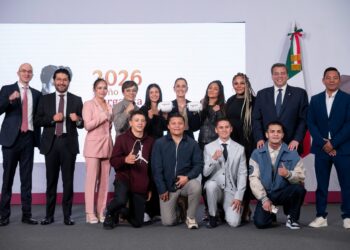 PRESIDENTA CLAUDIA SHEINBAUM PRESENTA BOXEANDO POR LA PAZ: 5 MIL BOXEADORAS Y BOXEADORES IMPARTIRÁN CLASES DE BOXEO A 100 MIL NIÑOS Y JÓVENES EN TODO EL PAÍS