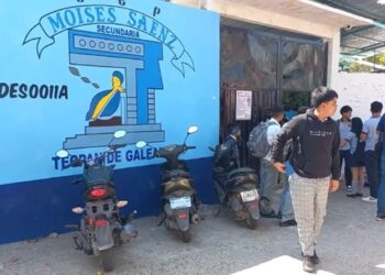 Sin clases ni homenaje; se intensifica protesta en secundaria de Tecpan
