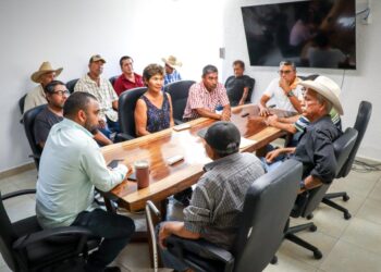 Fortalece el estado diálogo con ganaderos de Acapulco ante emergencia por gusano barrenador