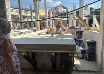 Locatarias de pescaderías piden corregir fallas en remodelación del Mercado Municipal de Zihuatanejo