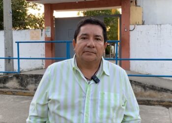 La SEG decide que la maestra y el director de la secundaria de Petatlán se ausentarán