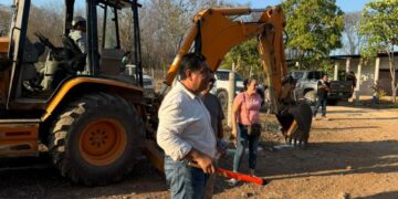 Inicia pavimentación en la colonia Texas en la cabecera municipal de La Unión