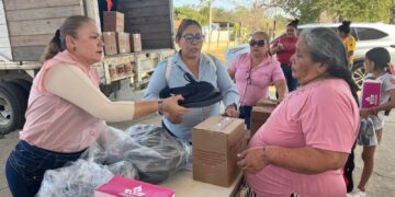 Beneficia gobierno de La Unión a habitantes de Las Tinajas