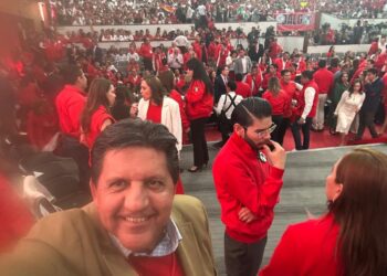 Acude Alejandro Bravo a celebración de los 97 años del PRI