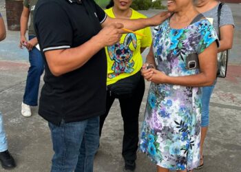 Gestionará médico, reparación de compuerta y bacheo para comunidades de la sierra: diputado Rafael Martínez