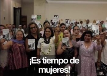 Comparte Beatriz Mojica a mujeres sus derechos