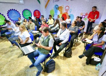 Dota el gobierno estatal de herramientas digitales a enlaces de comunicación social de todas las dependencias de gobierno