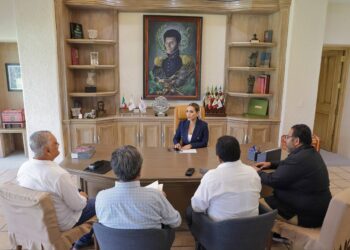 Refrenda Evelyn Salgado compromiso con el magisterio guerrerense