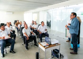 Capacitan a transportistas de Acapulco rumbo al Tianguis Turístico 2026