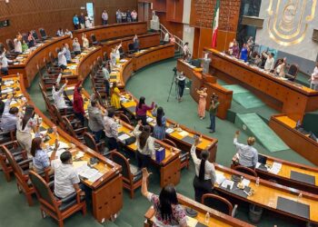 CONGRESO APRUEBA REFORMAS EDUCATIVAS, EXHORTA A RECUPERAR EL CIRCYC Y ELIMINAR VIGENCIA DE ACTAS DE NACIMIENTO