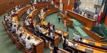 CONGRESO APRUEBA REFORMAS EDUCATIVAS, EXHORTA A RECUPERAR EL CIRCYC Y ELIMINAR VIGENCIA DE ACTAS DE NACIMIENTO