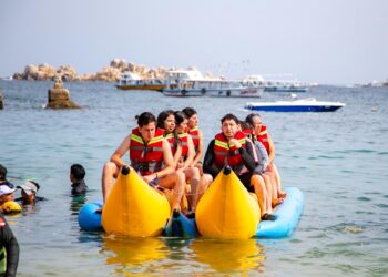 Turistas continúan llegando al Hogar del Sol