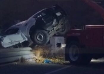 Volcadura en la Zihuatanejo–Lázaro Cárdenas deja 14 lesionados, 10 de ellos menores