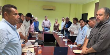 El presidente municipal José Francisco Suazo encabezó sesión para concretar Plan Parcial para ordenar desarrollo en la zona costera de La Unión