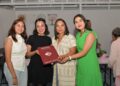 Senadora Beatriz Mojica entrega acta constitutiva a colectivo cultural “Las Robes”
