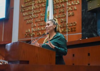 PROPONE DIPUTADA SESIÓN SOLEMNE ANUAL CON MOTIVO DEL DÍA DE LA BANDERA EN IGUALA