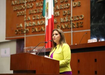 IMPULSA DIPUTADA USO OPCIONAL DE PANTALÓN PARA ALUMNAS EN ESCUELAS DE GUERRERO