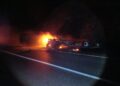 Volcadura e incendio de pipa deja dos muertos en la autopista Siglo XXI