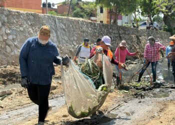 Alcanza Acapulco 85% de avance en limpieza de canales pluviales