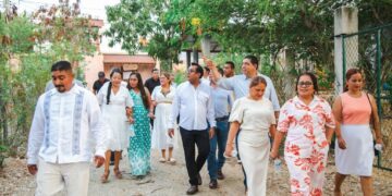 Develan letras monumentales en playas Troncones y Majahua para fortalecer promoción turística