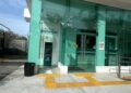 Adultos mayores denuncian riesgos en cajero bancario de Ixtapa
