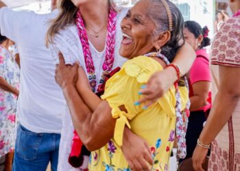 DIF Guerrero entrega de apoyos alimentarios y atención cercana a familias de la Costa Chica