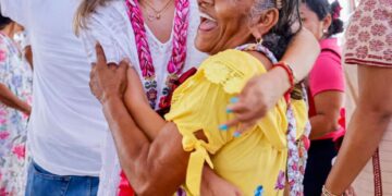 DIF Guerrero entrega de apoyos alimentarios y atención cercana a familias de la Costa Chica