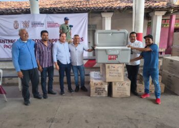 Entrega de apoyos pesqueros a cooperativas del municipio de La Unión