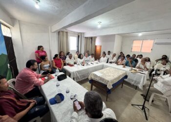 SE REUNE ESTHELA DAMIÁN CON MÁS DE 15 LIDERAZGOS SOCIALES Y POLÍTICOS DE GUERRERO