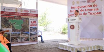 Evelyn Salgado entrega obras sanitarias por más de 55 millones de pesos en Iguala y Tuxpan
