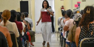COMO UNA GUERRERENSE DISTINGUIDA, RECIBEN A ESTHELA DAMIÁN EN LA COSTA GRANDE