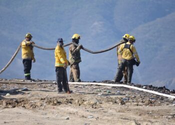 La SGIRPCGRO reporta control del 70 por ciento en incendio del relleno sanitario de Chilpancingo