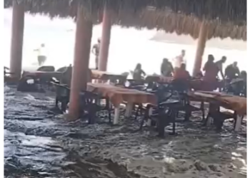 Mar de fondo provoca afectaciones en playas de Costa Grande; rescatan a dos mujeres en Acapulco