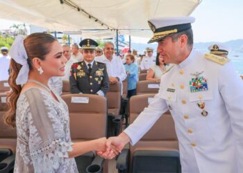 Reconoce Evelyn Salgado Pineda a las mujeres y hombres de mar